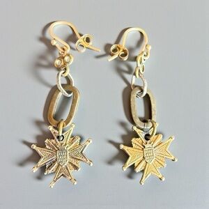 Mark Edge Gold Starburst Earrings